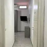 Capodichino Hause מלון *